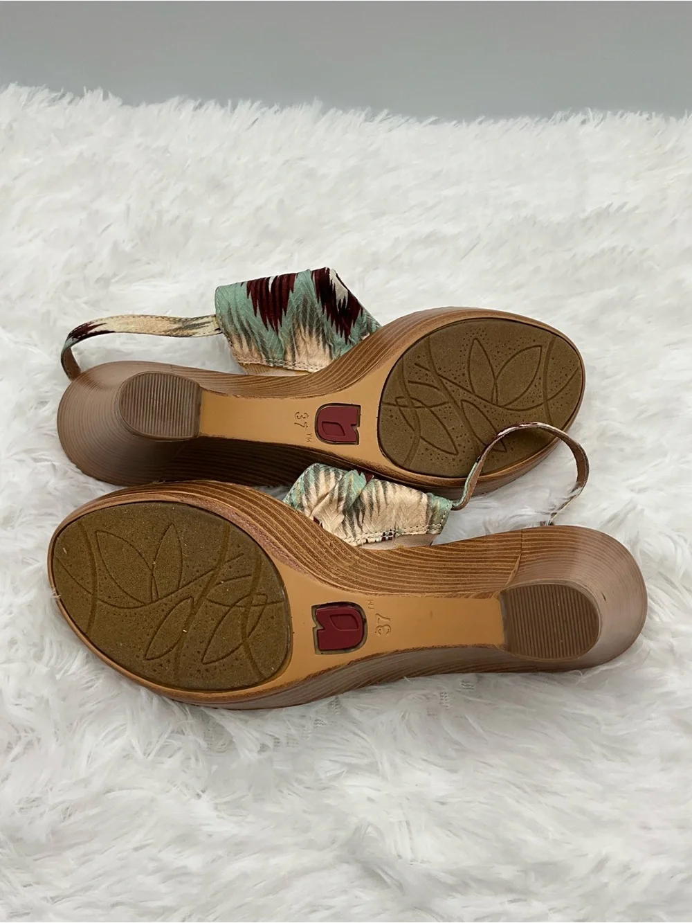 Umberto Raffini Wedge Size 37 (6.5) Multicolor Patterned Slingback Wedge Sandal
